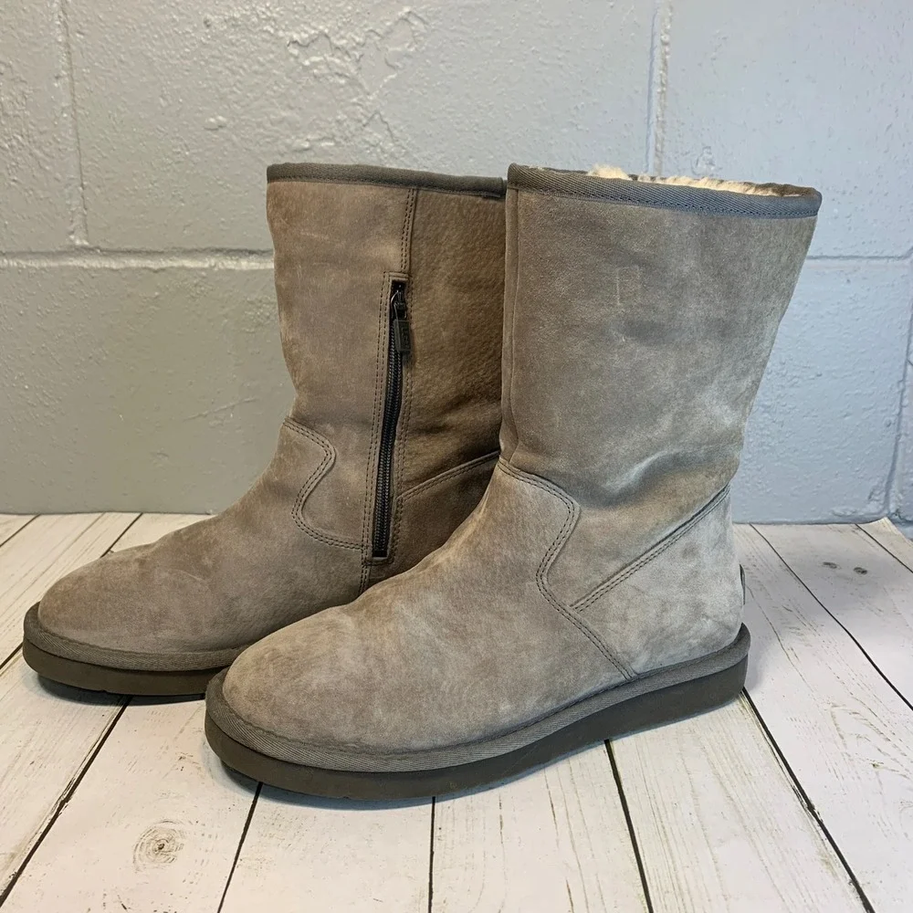 UGG Classic Short Gray Suede Leather Side Zip Shearling Boot Women's Size 8
